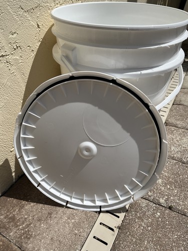 🪣 5 Gallon Bucket With Lid Food Grade BPA FREE White Used & Cleaned - Picture 3 of 4