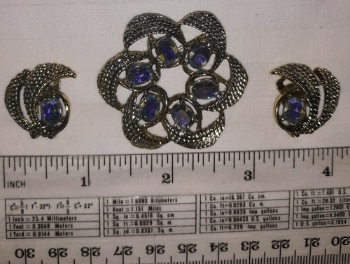Vintage Blue AB Rhinestone Demi Parure-Brooch & Clip Earrings - Picture 3 of 7