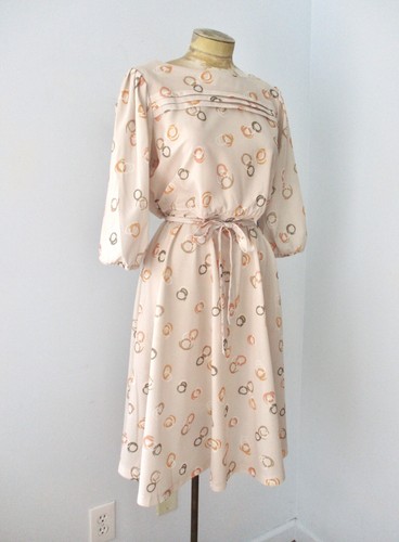 Abito da segreteria svasato vintage anni 70 beige arancione geometrico vortice poli chiffon aderente M/L - Foto 4 di 6