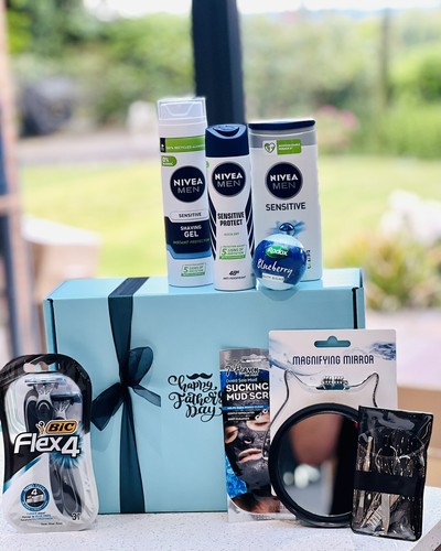 CHRISTMAS GIFT BOX HAMPER FOR DAD, GRANDAD, NIVEA, SHAVING, PAMPER BIRTHDAY HIM - Picture 2 of 6