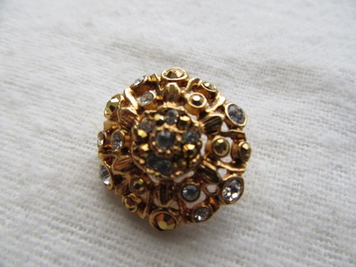 NWOT #4036, St. John Knit Button Clear/Gold Crystal and Yellow Goldtone 13/16" - Picture 4 of 5
