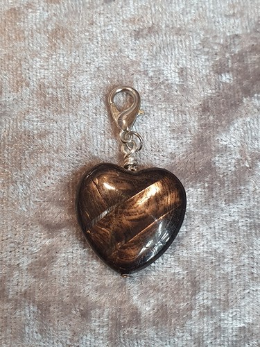 Martisor, Marchchen, Charm de piedras preciosas, Hypersten Heart 19mm marrón, hecho a mano - Imagen 9 de 10