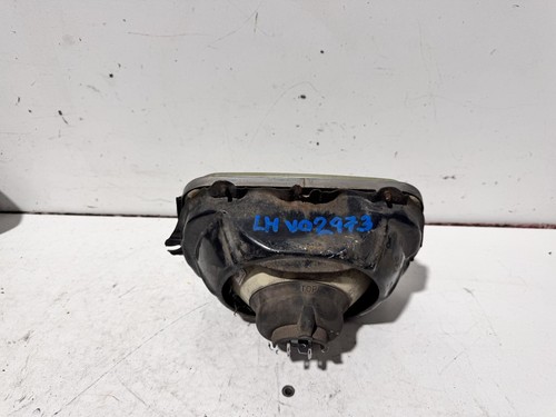 Toyota Hiace Left Head Light RZH103 10/1998-12/2004 - Picture 2 of 7