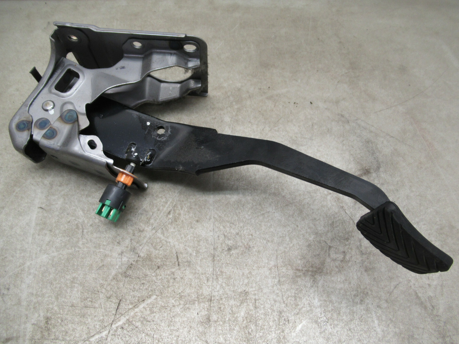 Picture 1 of 4