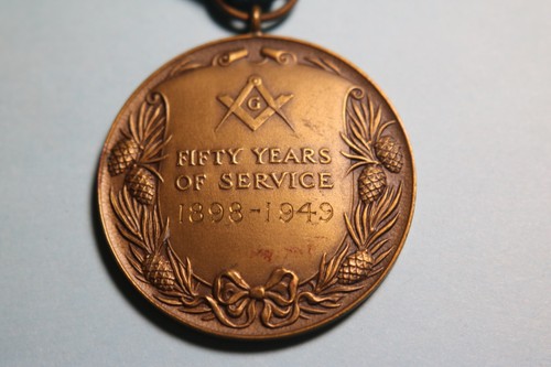 Grand Lodge of Maine 50 Years Medal 1898-1949 Masonic Service Burton A. Brackett - Picture 3 of 6
