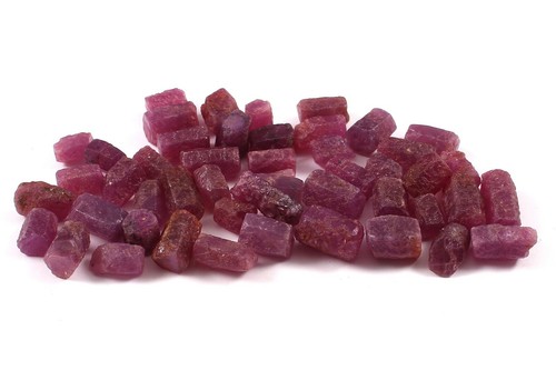 Lot brut de pierres précieuses en vrac rubis rouge 100 % naturel Earthmind Mozambique 2000,00 CT - Photo 1 sur 7