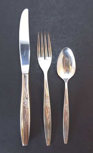 Oneida Enchantment Gentle Rose Community Silverplate in 35p Gabeln Messer Löffel - Bild 2 von 4