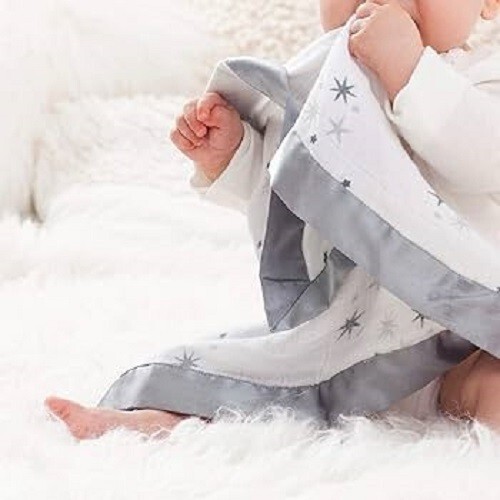 23 - großes flaches quadratisches Kuscheltier Kuh grau weiß lang Satin Sterne Aden + Anaïs - Bild 3 von 3