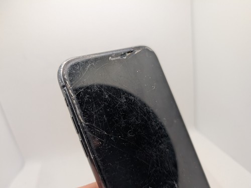 Apple iPhone 11 - Difettoso - Senza Alimentazione - Graffiato - Foto 2 di 2