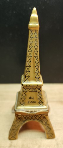 Limoges Torre Eiffel 2000 Peint Principal Porcelana Caja de baratijas con bisagras Francia - Imagen 1 de 5