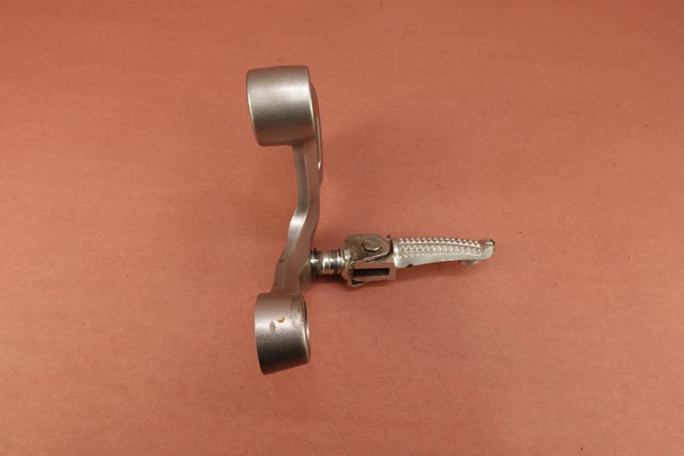 2015 15-16 Yamaha FJ09 FJ 09 apoio dianteiro esquerdo para os pés - Imagem 2 de 4