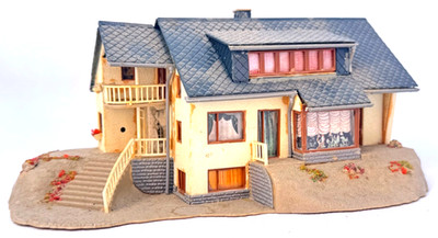 Vollmer HO 3711 Haus am See auf Hügel - 19,3 x 11,5 x 9 cm H0 HO 1:87