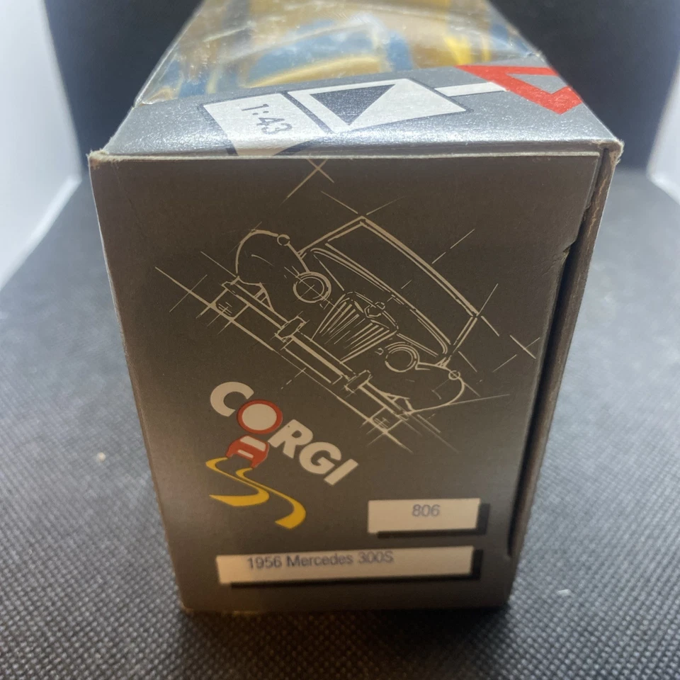 Corgi Classics 806 Mercedes-Benz 300S Cabriolet 1956 Boxed - Image 4 of 4