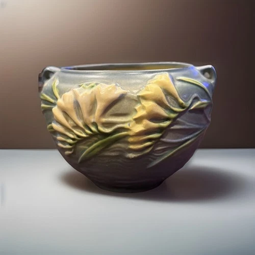 VTG Roseville Art Pottery 669-4 Blue Freesia Jardiniere Vase Double Handle  1940
