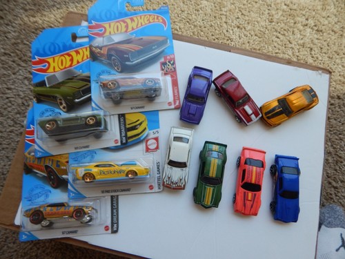 LOT 11- Hot Wheels Camaro + Case/variety. - Picture 4 of 5