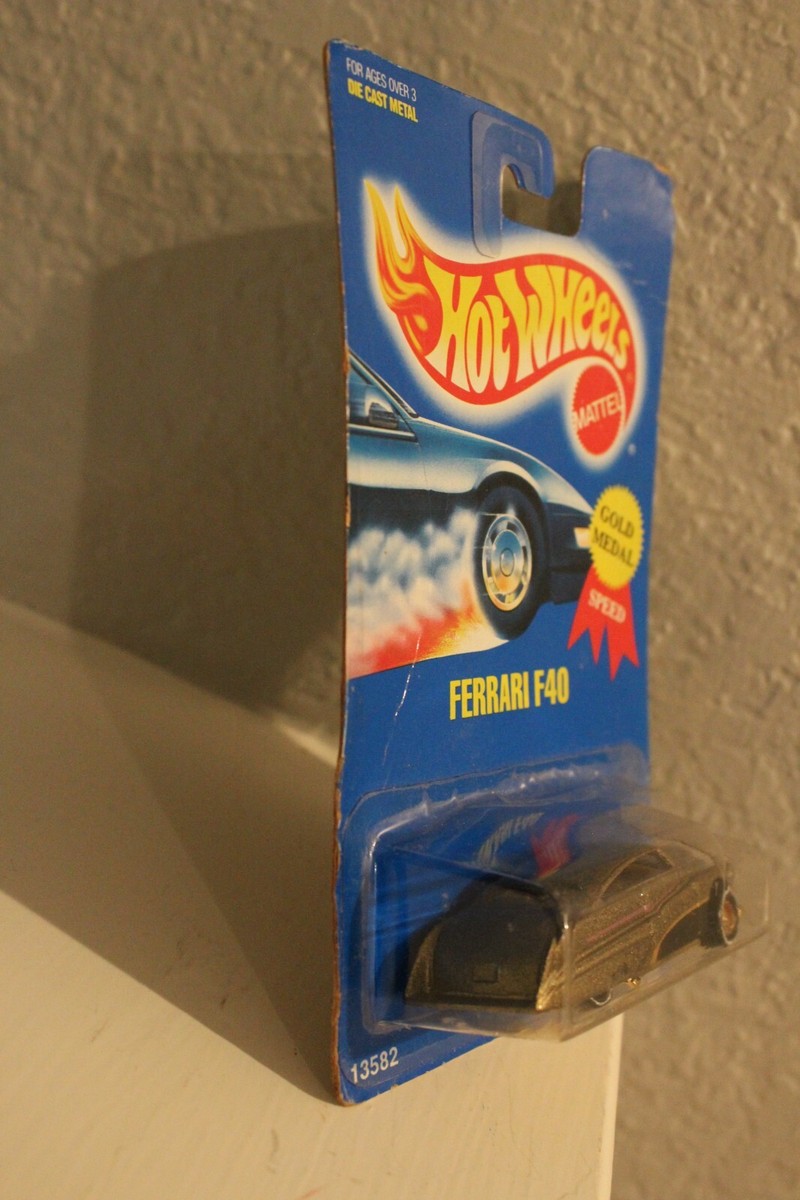 Hot Wheels - ERROR - 1995 Treasure Hunt Gold Passion, on