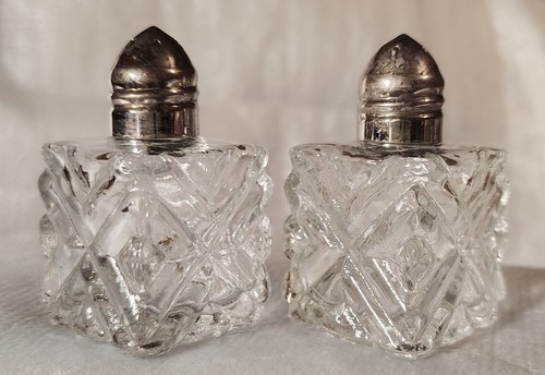 Vintage Salt And Pepper Shaker Cut Glass Set Miniature Crystal Clear - Picture 13 of 15