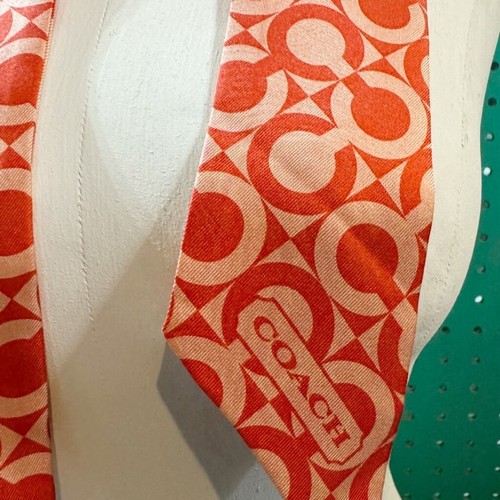 Coach Women's Orange Silk Scarf. NWT - Bild 4 von 5