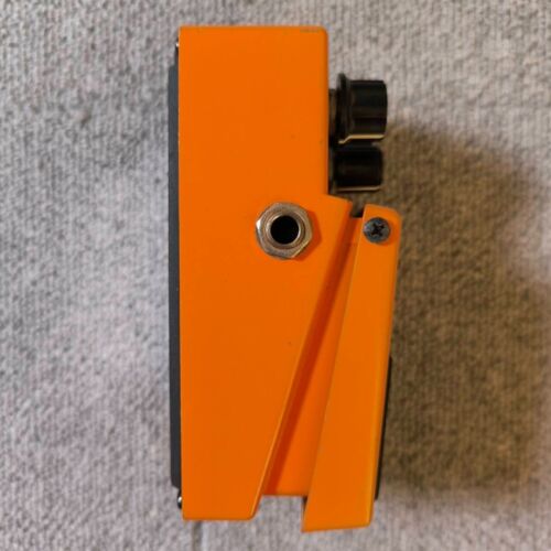 Pedal de efectos de distorsión para guitarra BOSS DS-1 usado con regalo gratuito de Japón - Imagen 9 de 10