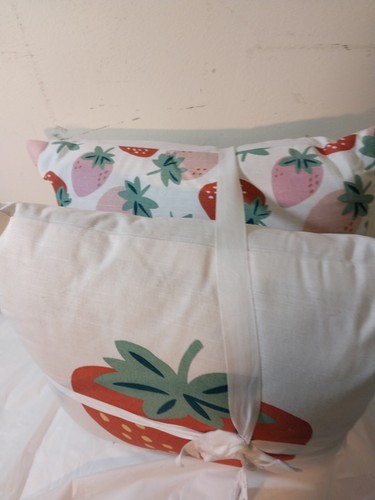 Room Essentials Set Of 2 Pillows Strawberry 18in x 18in - Picture 2 of 8