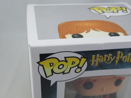 Harry Potter Funko Pop - Ron Weasley - No. 12 - Free Protector - Picture 8 of 19