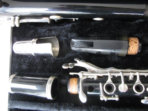 Selmer Bundy 577 Bb clarinet Great for beginners - Picture 12 of 12