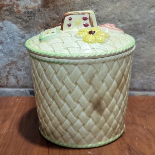 Vintage Cookie Jar Basket Weave Raised Cookies Biscuits Green Trim Made in Japan - Picture 2 of 11