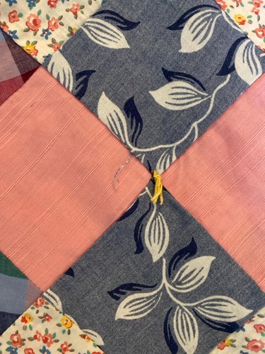 Antiker Quilt Patchwork 1930er 76" x 76" Rückseite mit einem weiteren Quilt Feedsäcke + - Bild 6 von 8