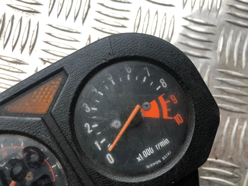 SUZUKI TS125 ERZ CLOCKS TS125ERZ SPEEDO TACHO TS125 TS100 ERZ CLOCKS SPEEDO - Picture 2 of 24