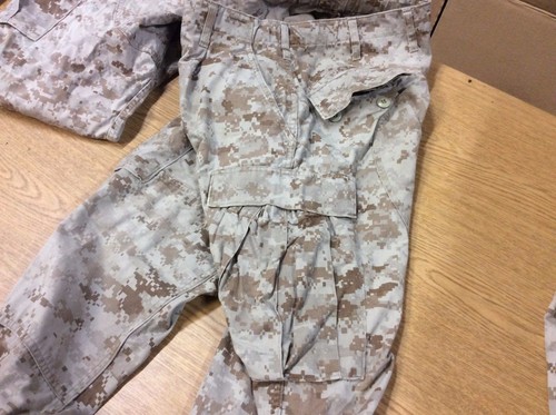 PANTALONES USADOS/DAÑADOS USMC DESERT DIGITAL PANTALONES DRMO TURN IN TALLA PEQUEÑA REG - Imagen 3 de 8