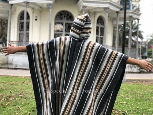 Handmade Peruvian Poncho, Hand Knitted Sheep Wool Poncho, Peruvian Hooded Poncho - Picture 3 of 11