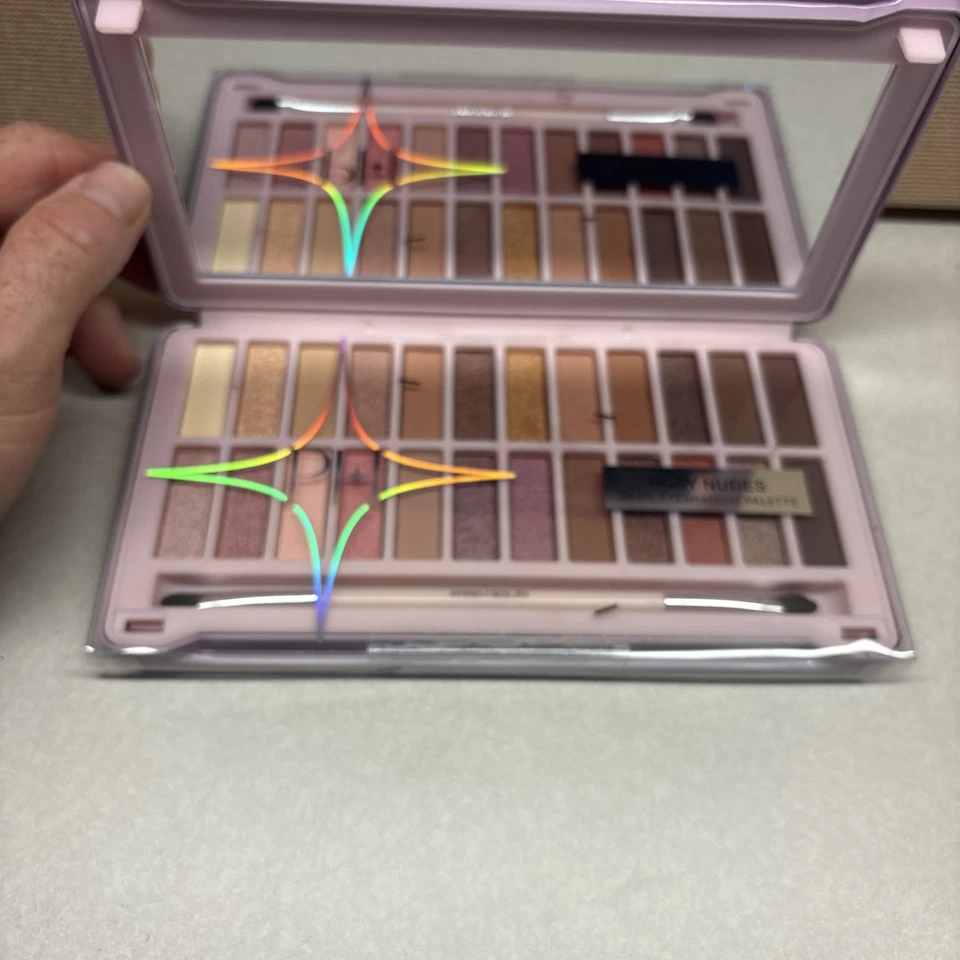 Палитра теней для век Paris Hilton 24 шт. розовые обнаженные - Изображение 2 из 4