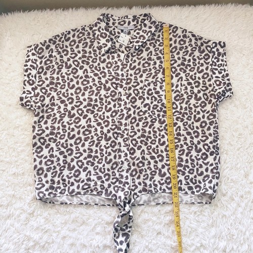 Top FATE Estampado Animal Leopardo Botón Cuadrado Frontal Manga Corta Corbata Frontal Mediana - Imagen 6 de 8