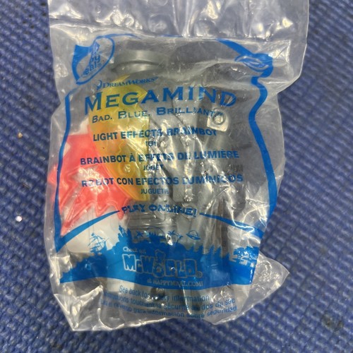PA5 - McDonald's Nuevo 2010 Megamind Efectos de Luz BrainBot Happy Meal Juguete #6 - Imagen 1 de 2