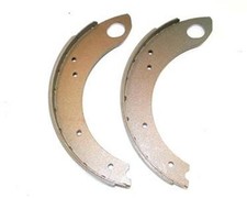 FORD 2000 3000 2600 3600 12/66 to 1981 TRACTOR BRAKE SHOES - PAIR D9NN2218AA