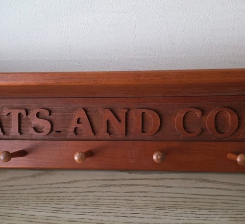 Vintage Large Wood Shelf & Coat Rack 6 Peg Etched "Hats And Coats" Cottage Farm - Picture 4 of 12