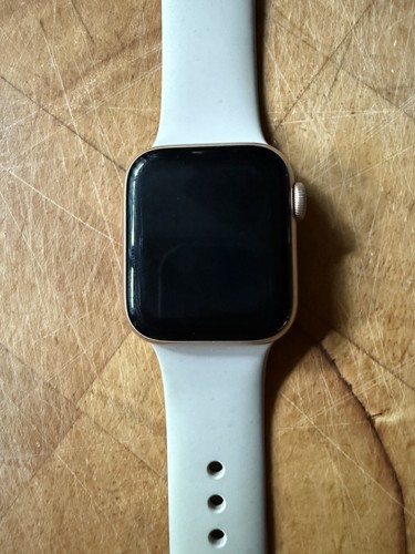 Apple Watch Series 6 - 40mm - Rose Gold - Pink Official Sport Band