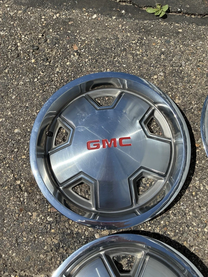Gmc Sonoma Sprint Hubcaps Red P/N 14035585 3152 Retro 14” 1982-1988 Set 4 Rare - Image 4 of 4