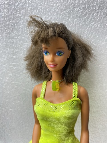 Muñeca Barbie morena TERESA 1997 vintage Mattel #18610 - Imagen 2 de 15