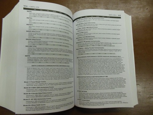 Guns & Prices 2013 8th ed. by Lee Gun Digest 15000+ rifles pistols shotguns - Foto 3 di 3