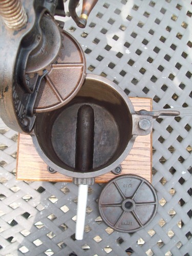 Primitive Enterprise Hand Crank Sausage/Lard/ Fruit Press ~ Nice Antique Piece ! - Picture 9 of 10