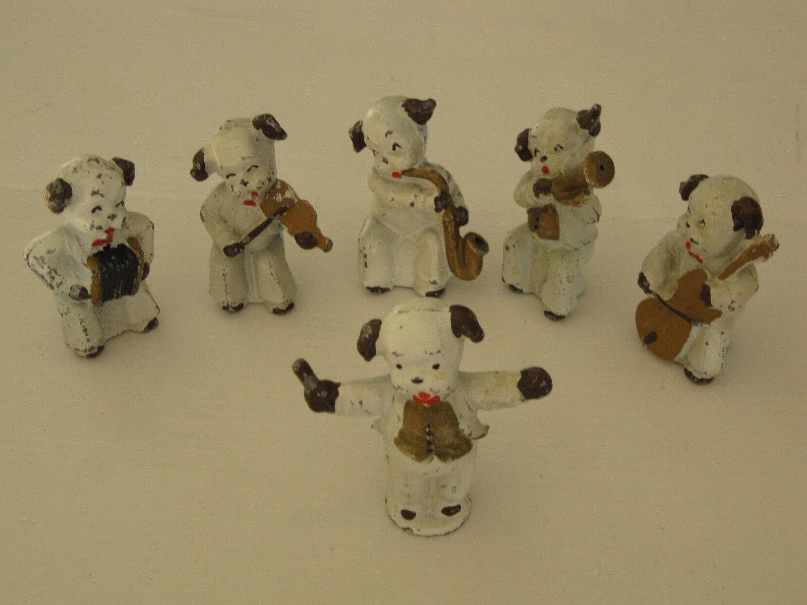 All-Nu Dogs' Jazz Band Lead Figures; Set Of 6, 1938-1950; White Paint Version All-Nu Dogs' Jazz Band Lead Figures; Set Of 6, 1938-1950; White Paint Version