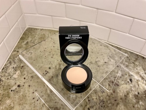 MAC Extra Dimension, Veluxe Pearl, Satin and Dazzleshadow Eye Shadow - Picture 22 of 79
