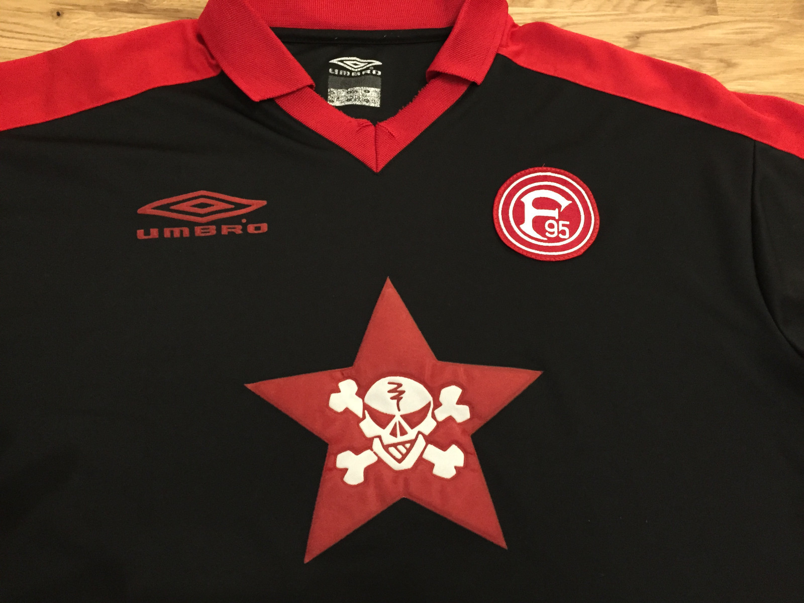 ORIGINAL AUSWÄRTS TRIKOT FORTUNA FORTUNA TRIKOT DÜSSELDORF F95 TOTEN HOSEN EXTREM SELTEN XXL a0e827 ORIGINAL AUSWÄRTS TRIKOT FORTUNA FORTUNA TRIKOT DÜSSELDORF F95 TOTEN HOSEN EXTREM SELTEN XXL a0e827