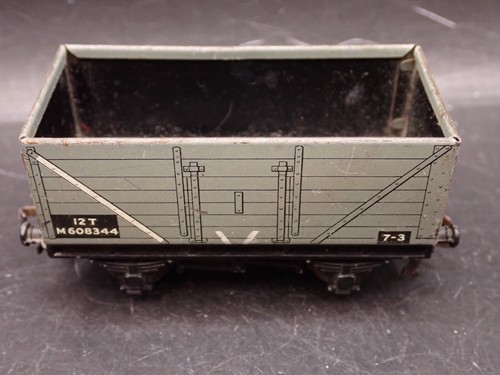 Rake of Three Hornby Dublo OO Gauge 3 Rail Tinplate Mixed Goods Wagons (L855) - Picture 4 of 20