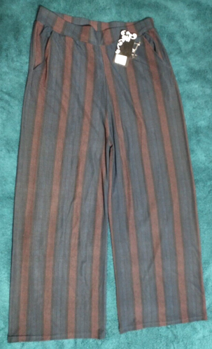 GM Fashion USA - Wide-Legged Stretchy Dressy Capris with metal star - L/XL - Picture 1 of 6