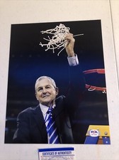 UCONN HUSKIES- JIM CALHOUN SIGNED AUTOGRAPH 8x10 PHOTO PICTURE PSA COA HOF COACH UCONN HUSKIES- JIM CALHOUN SIGNED AUTOGRAPH 8x10 PHOTO PICTURE PSA COA HOF COACH