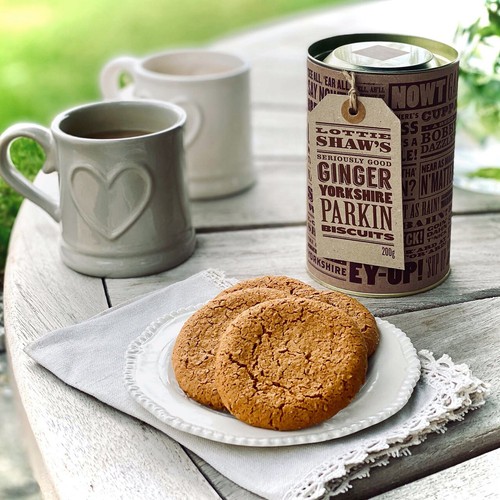 1 x Lottie Shaw's Yorkshire Parkin Biscuits 200g Gift Tube 10 Biscuits T48P - Picture 3 of 9