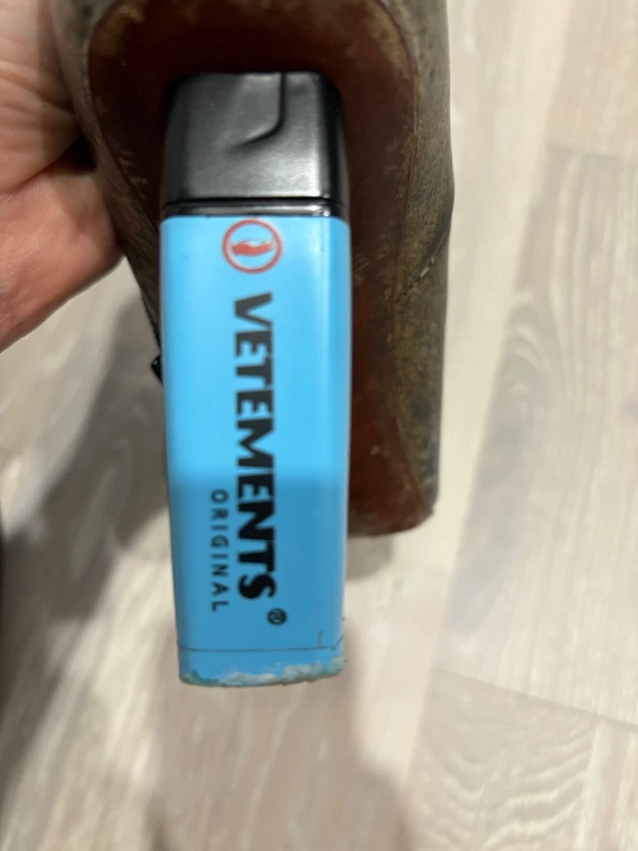 Mujer 37 EUR Vetements Cuero Negro Envejecido Con Tacón Iluminador  Foto 3 de 4