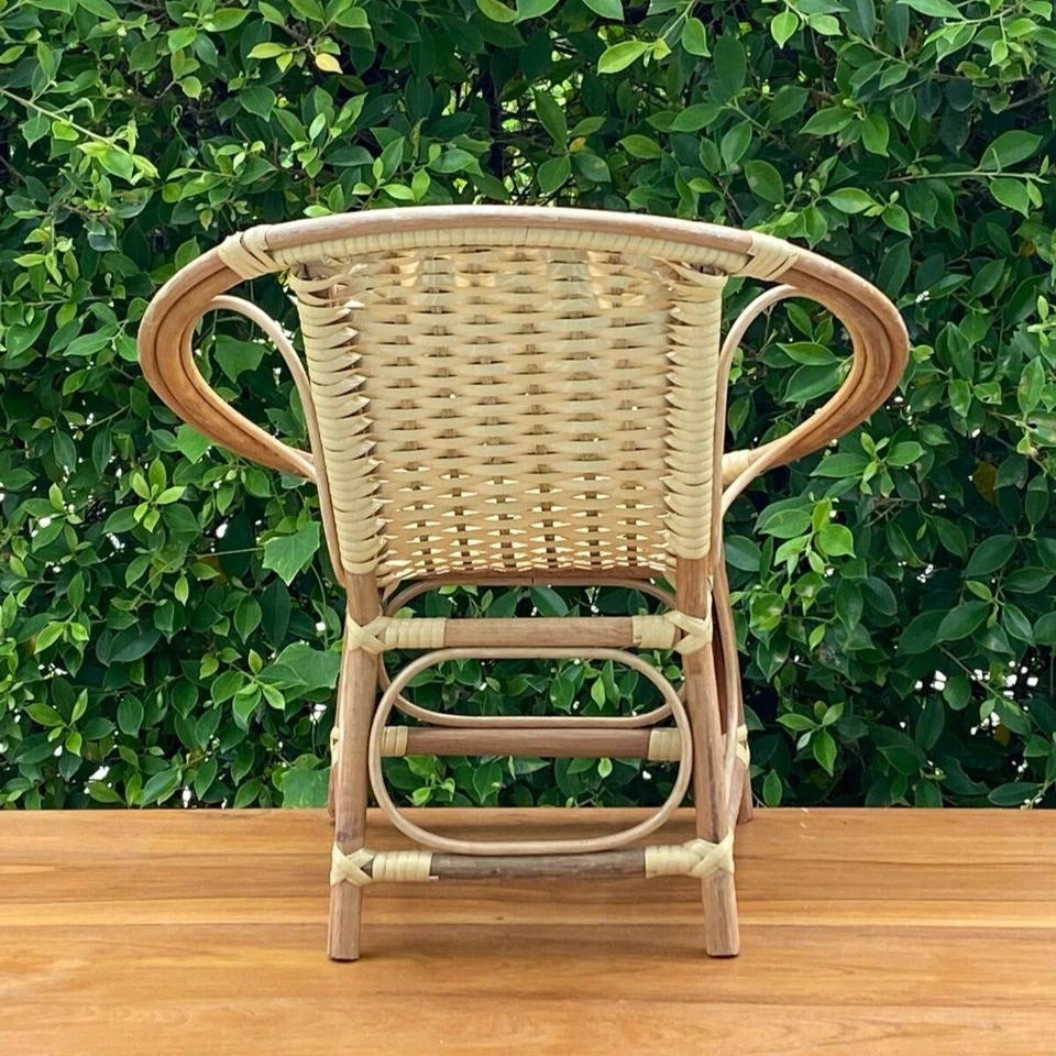 Silla rústica de ratán tailandés: fuerte y elegante, perfecta para uso en interiores y exteriores Foto 4 de 4